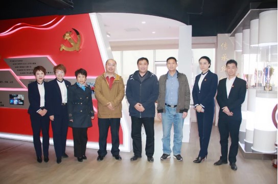 直奔一線 上下聯(lián)動(dòng) 問需幫扶——市商務(wù)局、春華街黨工委領(lǐng)導(dǎo)走訪問需永誠世佳