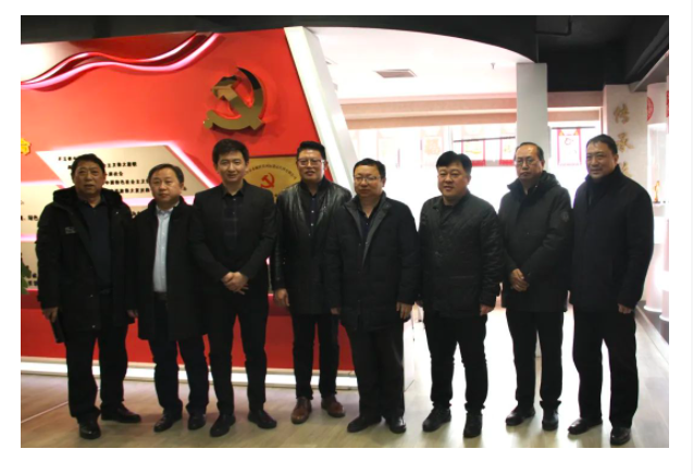 河?xùn)|區(qū)人社局、春華街道黨工委領(lǐng)導(dǎo)走訪永誠世佳